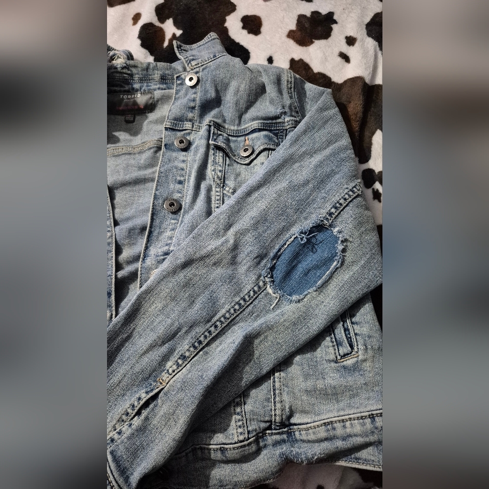Torrid Denim Jacket - Size 2 - Picture 4 of 9